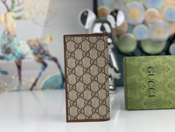 グッチ財布コピー背面デザイン